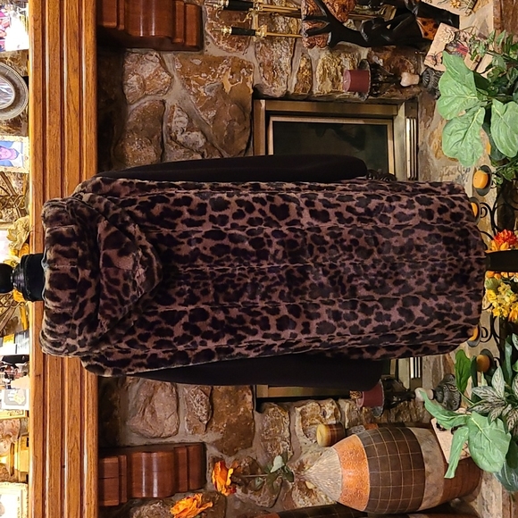 Via Spiga Faux Fur Hooded Leopard Long Vest Size 12-14 - Picture 6 of 16